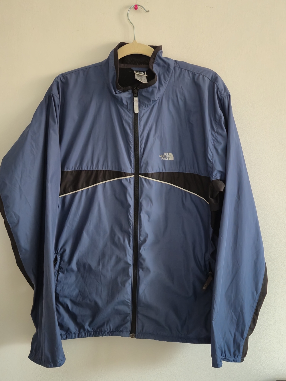The North Face Men’s Blue Windbreaker Jacket, M
